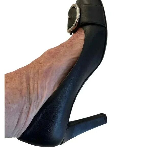 Gucci GG Black Buckle Pumps - Picture 6 of 12